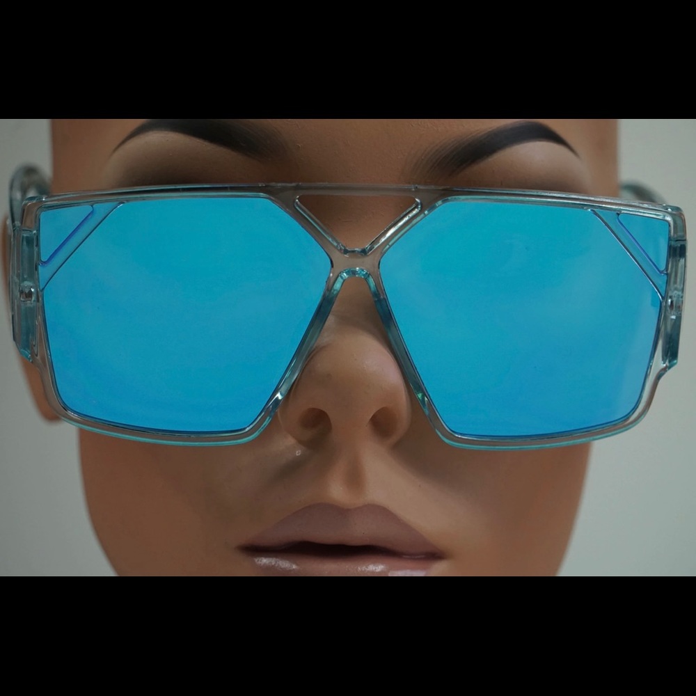 BLUE SUNGLASSES